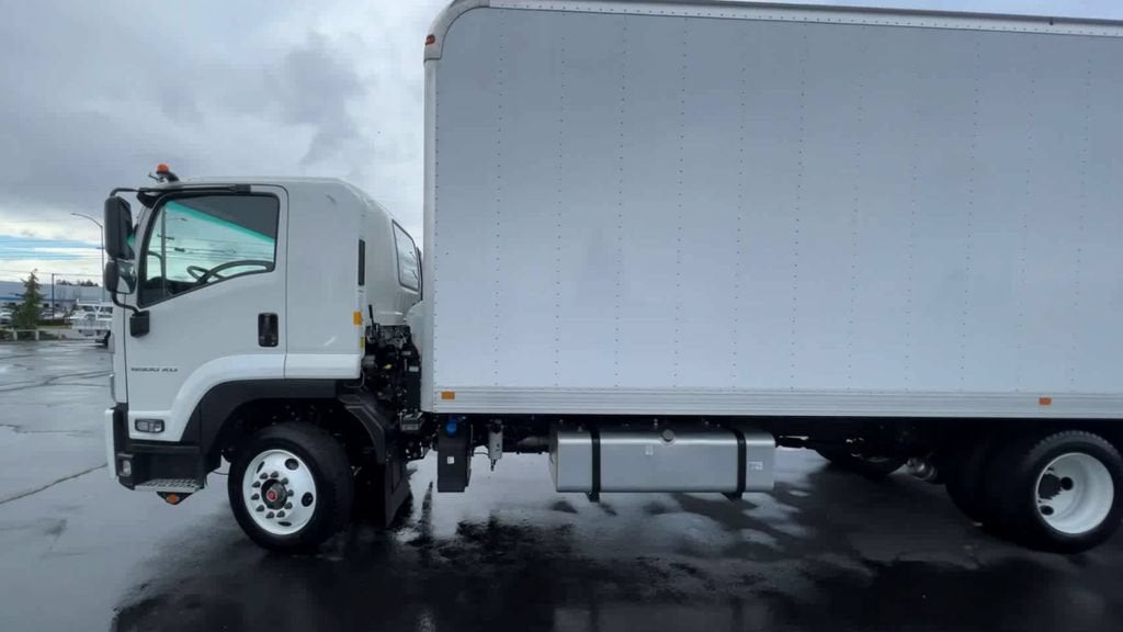 2024 Chevrolet Low Cab Forward 6500 XD — detail view
